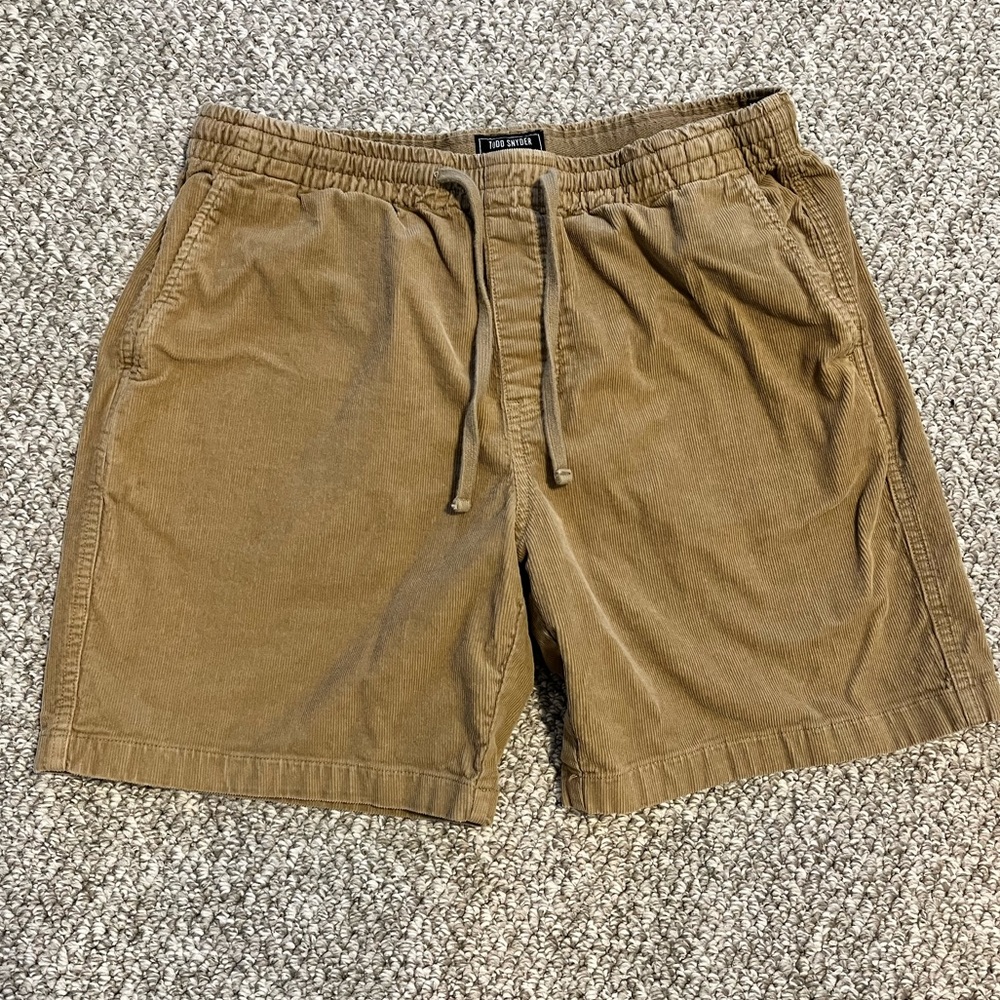 Todd Snyder Weekend Corduroy Shorts (Large) 7” Inseam Khaki